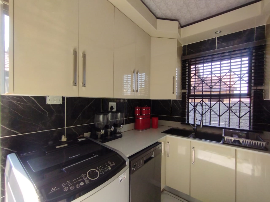 4 Bedroom Property for Sale in Tlhabane West North West